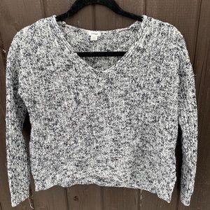 Salt & Pepper sweater from Garage 🖤🤍